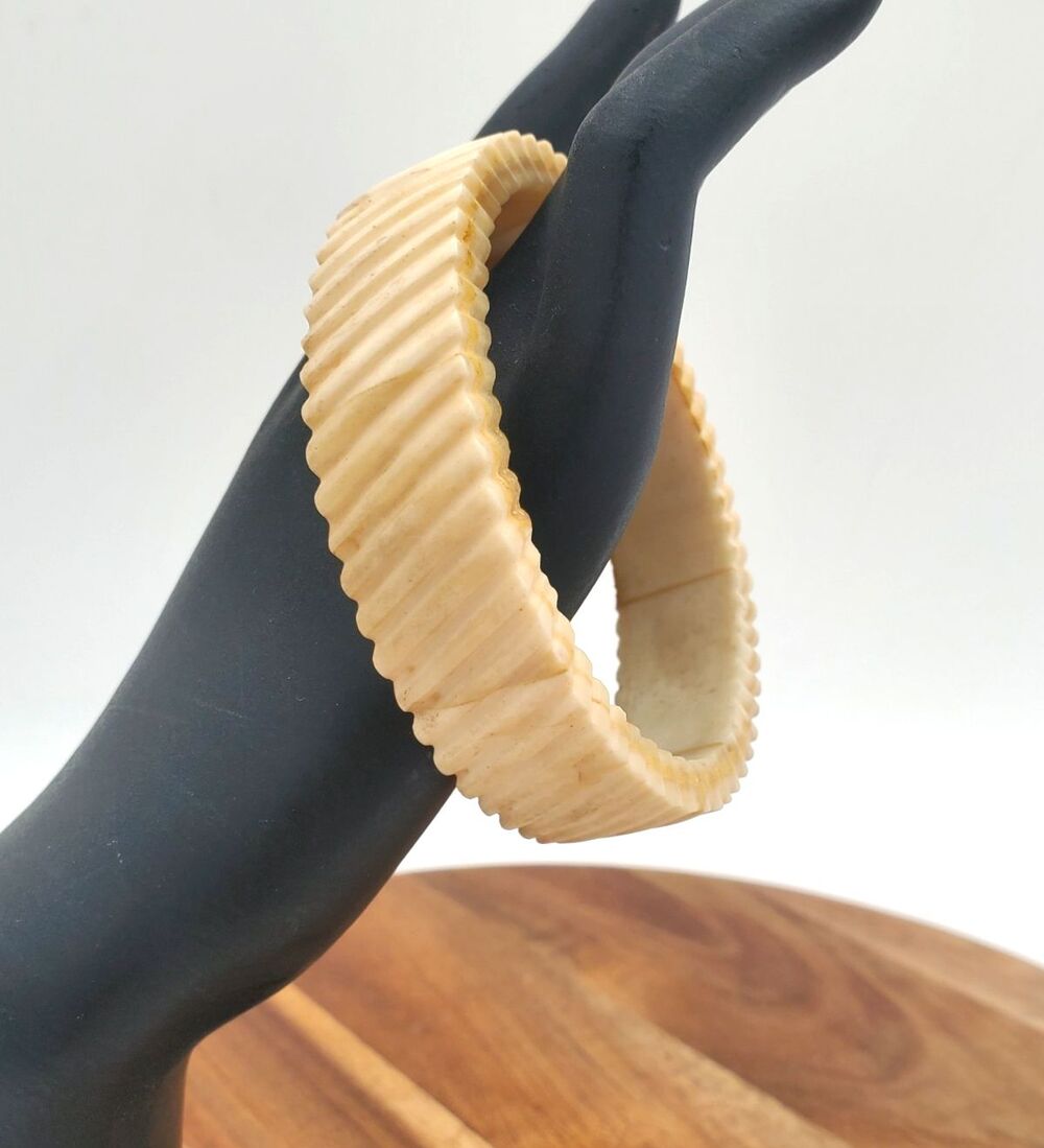 Vintage 70s Bangle Bracelet Molded Plastic Lucite Ivory MCM Diagonal Ridges Wide